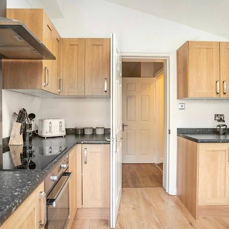 2 Bed Terraced House With Loft In Stratford Londonヴィラ エクステリア 写真